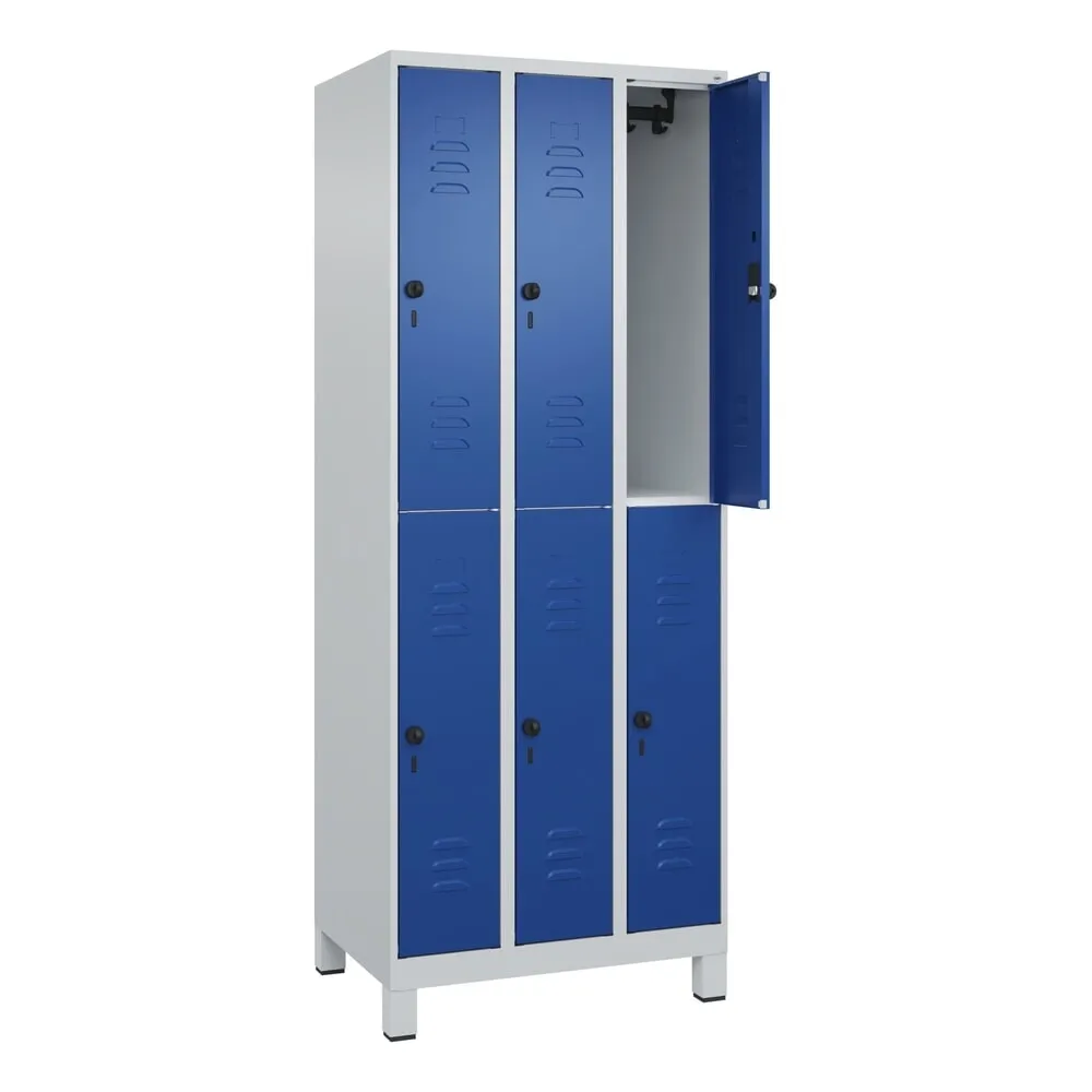 C+P Doppelstock-Spind Classic PLUS, Füße, 3 Abteile, HxBxT 1.950 x 750 x 500 mm, lichtgrau, enzianblau, 6 Fächer, für Vorhängeschloss