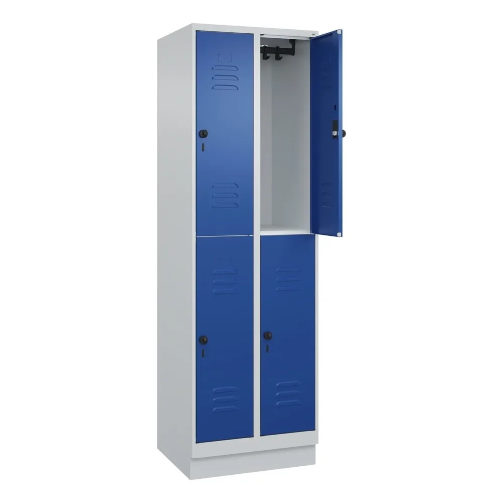 C+P Doppelstock-Spind Classic PLUS, Sockel, 2 Abteile, HxBxT 1.950 x 600 x 500 mm, lichtgrau, enzianblau, 4 Fächer, für Vorhängeschloss