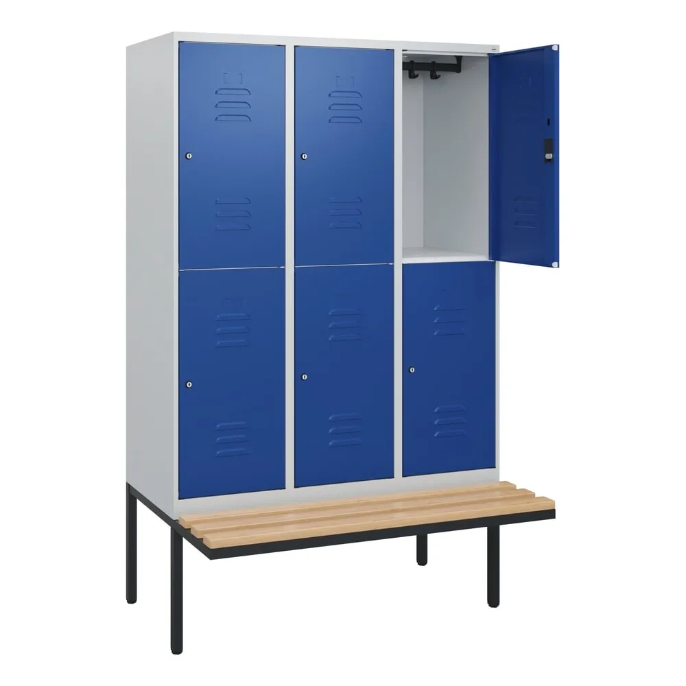 C+P Doppelstock-Spind Classic PLUS, 3 Abteile, HxBxT 1.950 x 1.200 x 815 mm, Zylinderschloss, auskragende Bank aus Buche, lichtgrau, enzianblau