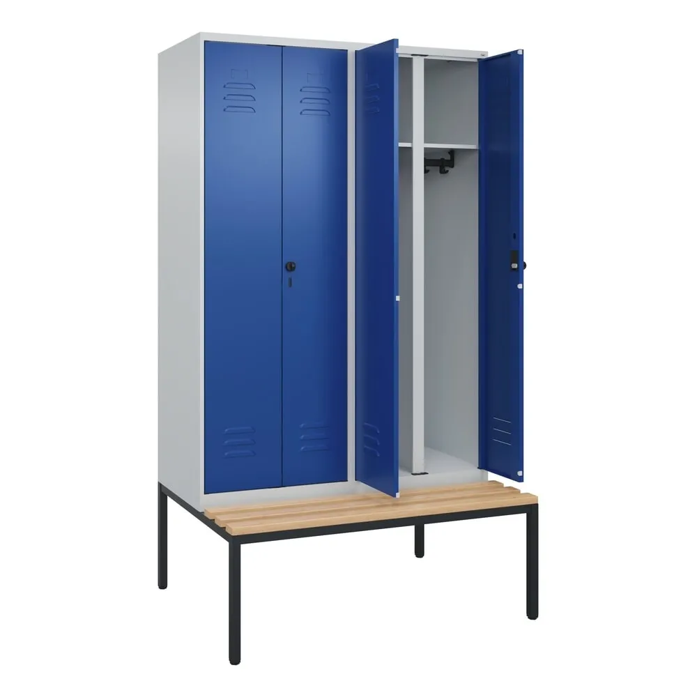 C+P Schwarz-Weiß-Spind Classic PLUS, 4 Abteile, HxBxT 2.120 x 1.200 x 815 mm, für Vorhängeschloss, untergebaute Bank aus Buche, lichtgrau, enzianblau
