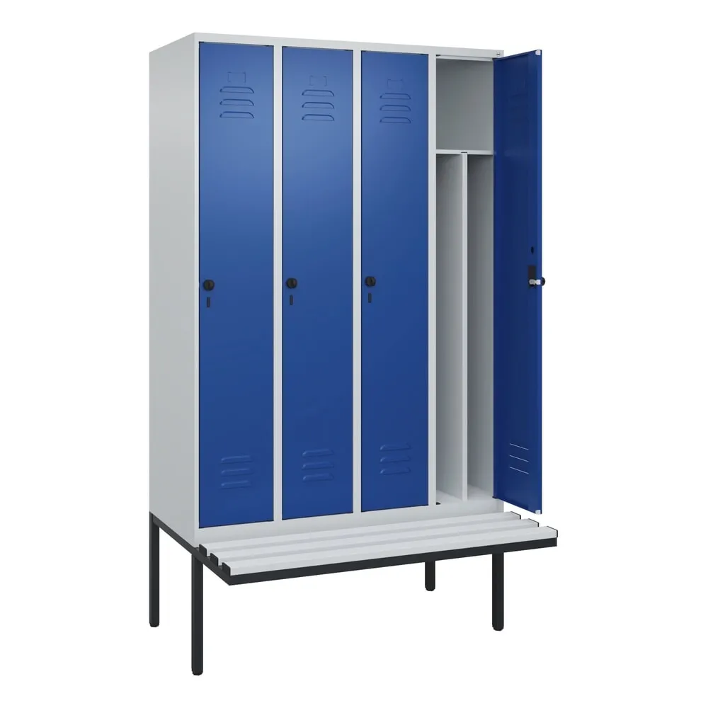 C+P Spind Classic PLUS, 4 Abteile, Trennwand, HxBxT 2.120 x 1.200 x 815 mm, für Vorhängeschloss, auskragende Bank aus Kunststoff, lichtgrau, enzianblau