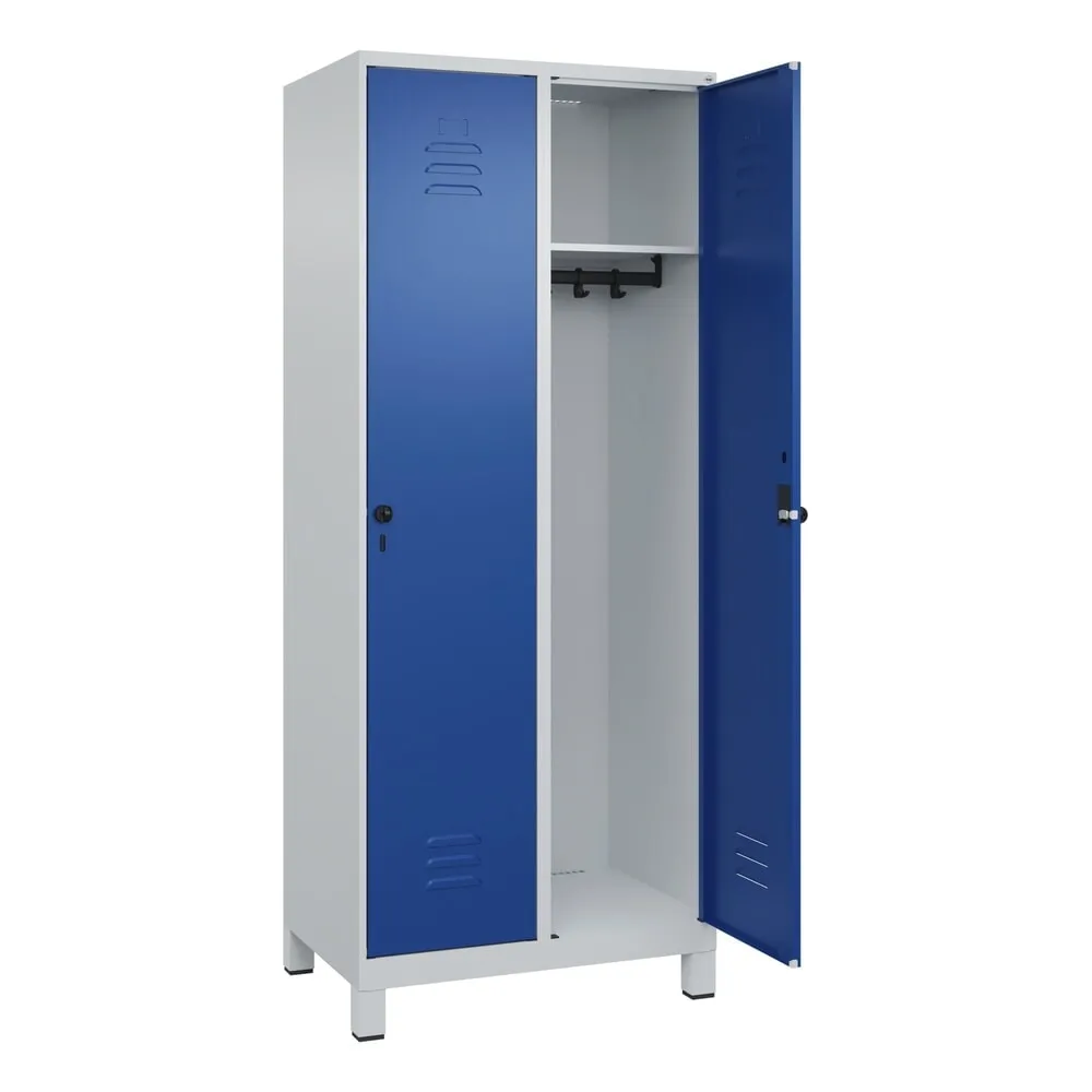 C+P Spind Classic PLUS, Füße, 2 Abteile, HxBxT 1.950 x 800 x 500 mm, lichtgrau, enzianblau, für Vorhängeschloss, ohne Mitteltrennwand
