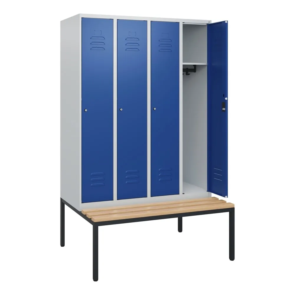 C+P Spind Classic PLUS, 4 Abteile, HxBxT 1.950 x 1.200 x 815 mm, Zylinderschloss, untergebaute Bank aus Buche, lichtgrau, enzianblau
